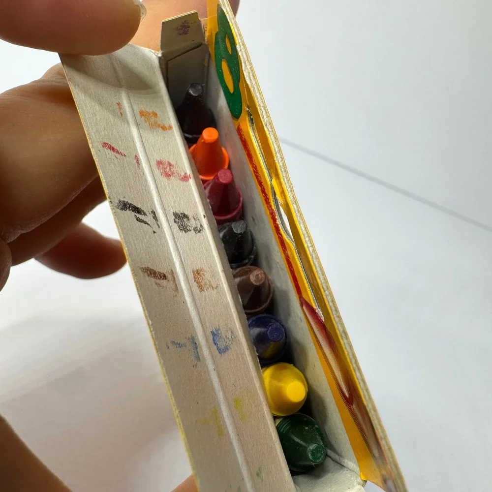 Vintage 1997 Crayola Crayons 8 Count‎ Non-Toxic Classic Yellow Box USA NEW in Bx
